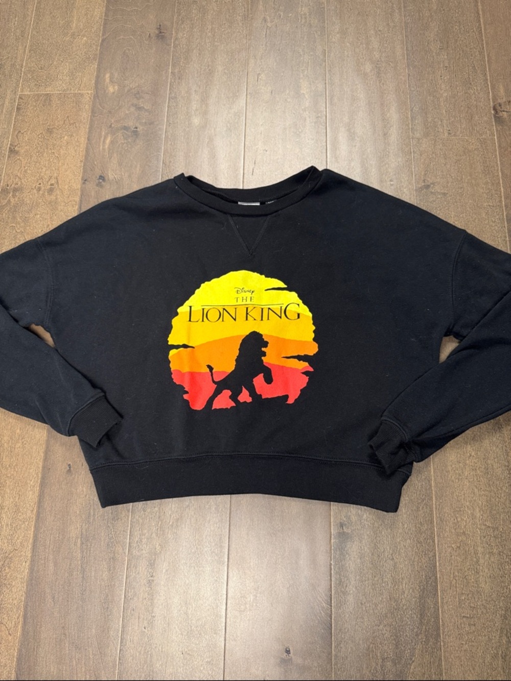 Disney The Lion King Women’s XS Black Simba Sunset Graphic Sweatshirt